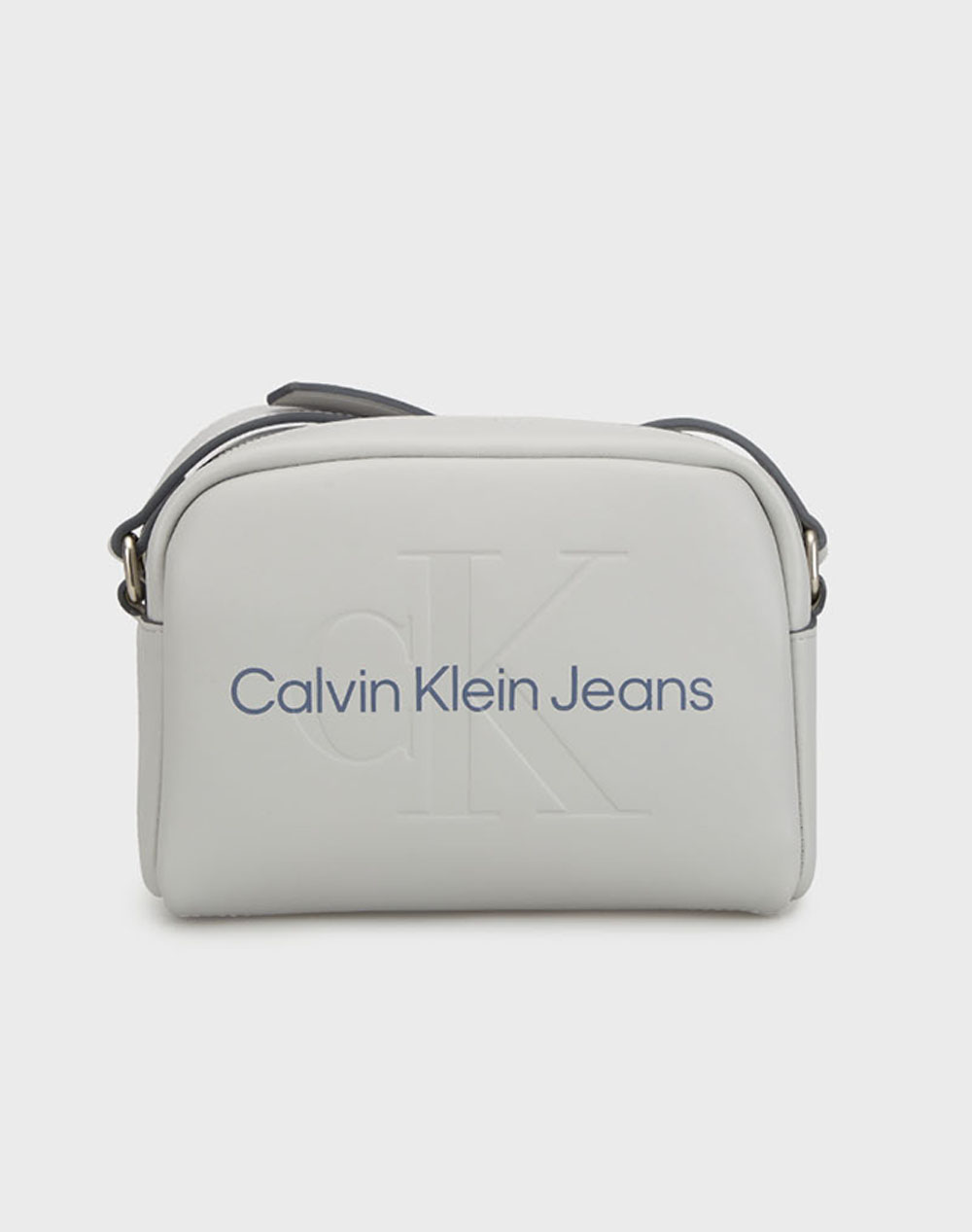 CALVIN KLEIN SCULPTED CAMERA BAG18 MONO (Dimensiuni: 13 x 18 x 7 cm.)