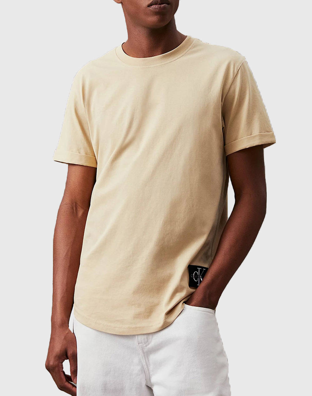 CALVIN KLEIN BADGE ROUND HEM TEE