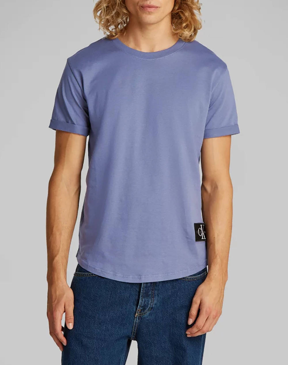 CALVIN KLEIN BADGE ROUND HEM TEE