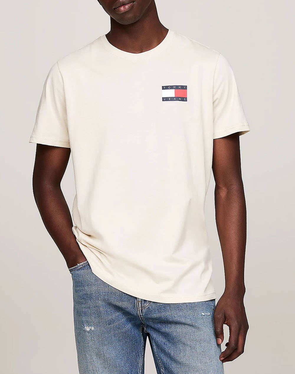 TOMMY JEANS TJM SLIM ESSENTIAL FLAG TEE EXT