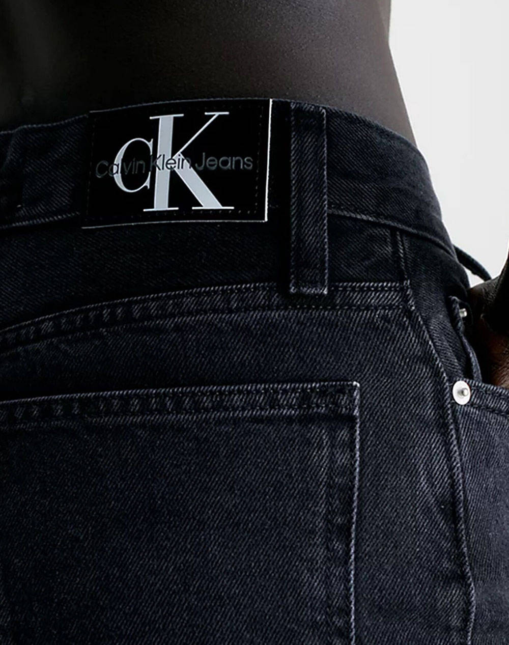 CALVIN KLEIN MOM JEAN