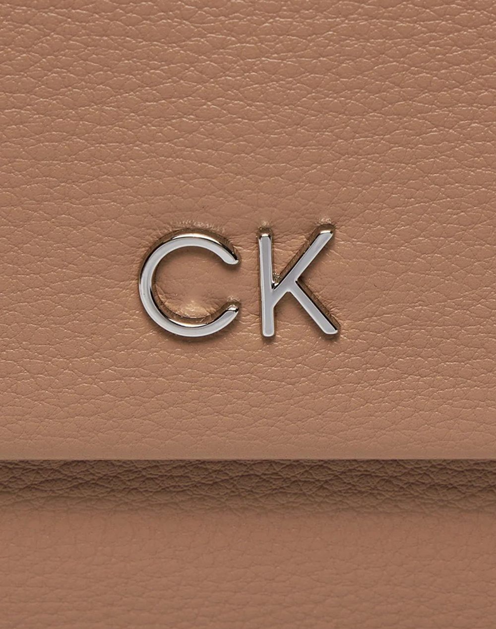 CALVIN KLEIN CK DAILY SHOULDER BAG PEBBLE (Dimensiuni: 28 x 15 x 8 cm.)