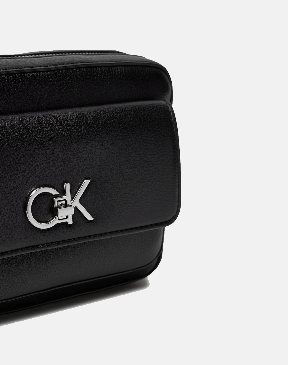 CALVIN KLEIN RE-LOCK CAMERA BAG W/FLAP_PBL (Dimensiuni: 21 x 15.5 x 5 cm)