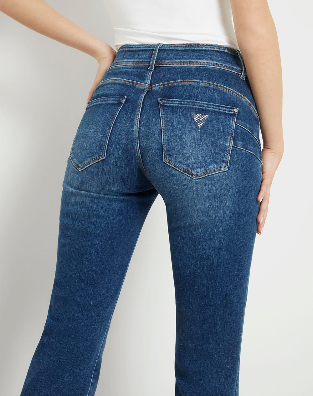 GUESS SHAPE UP STRAIGHT POWER PANTALONI DE DAMA