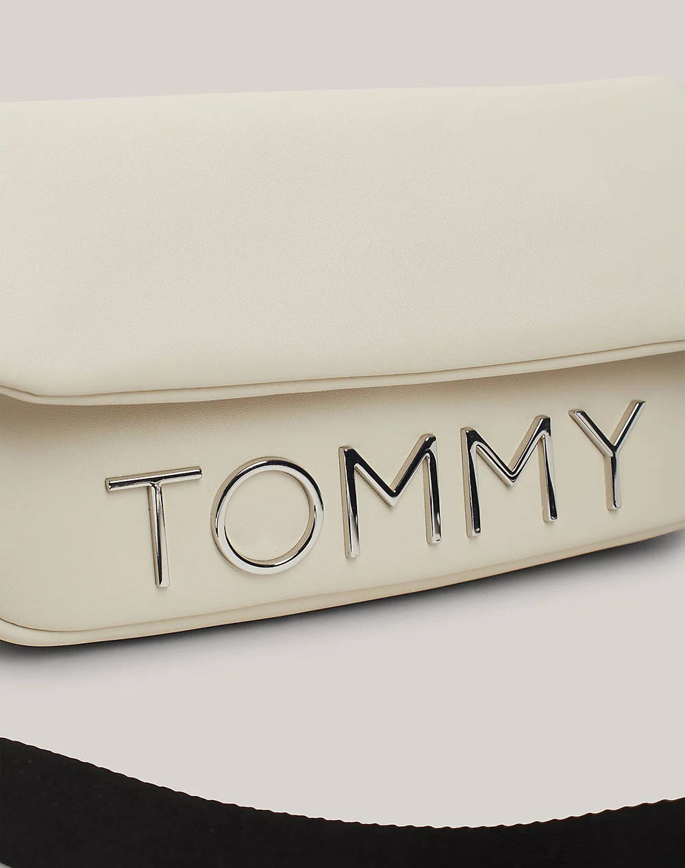 TOMMY JEANS TJW BOLD ELONGATED FLAP CROSS. (Dimensiuni: 14 x 23 x 6 cm)