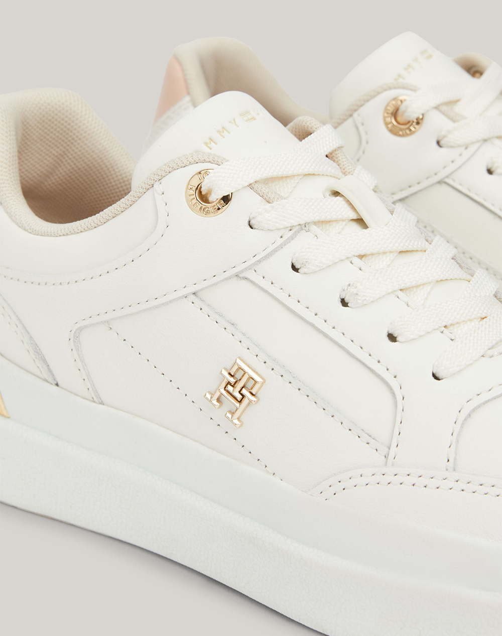 TOMMY HILFIGER LUX HARDWARE COURT SNEAKER