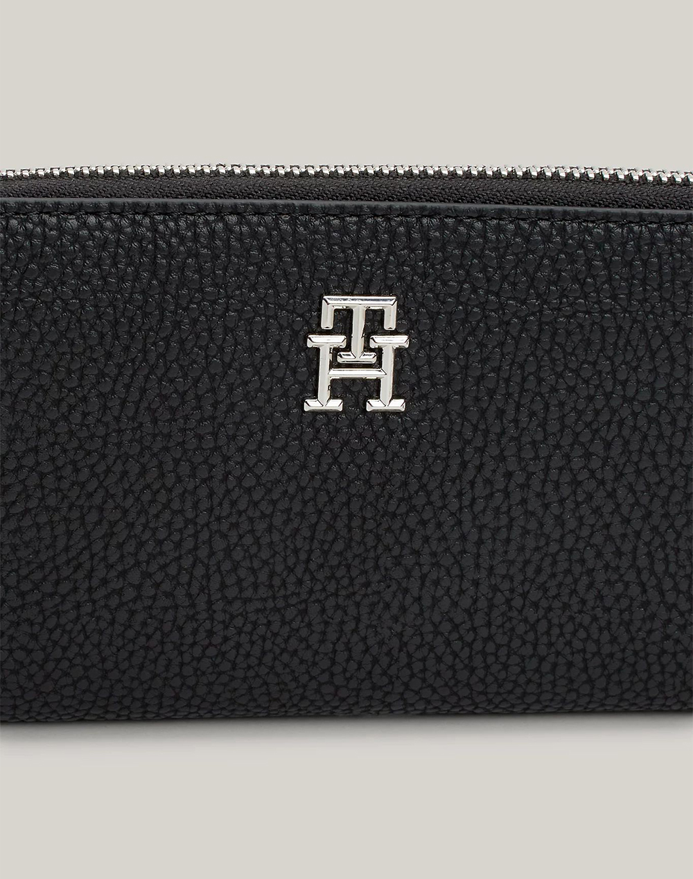 TOMMY HILFIGER TH EMBLEM LARGE ZA (Dimensiuni: 19 x 2.5 x 10 cm)