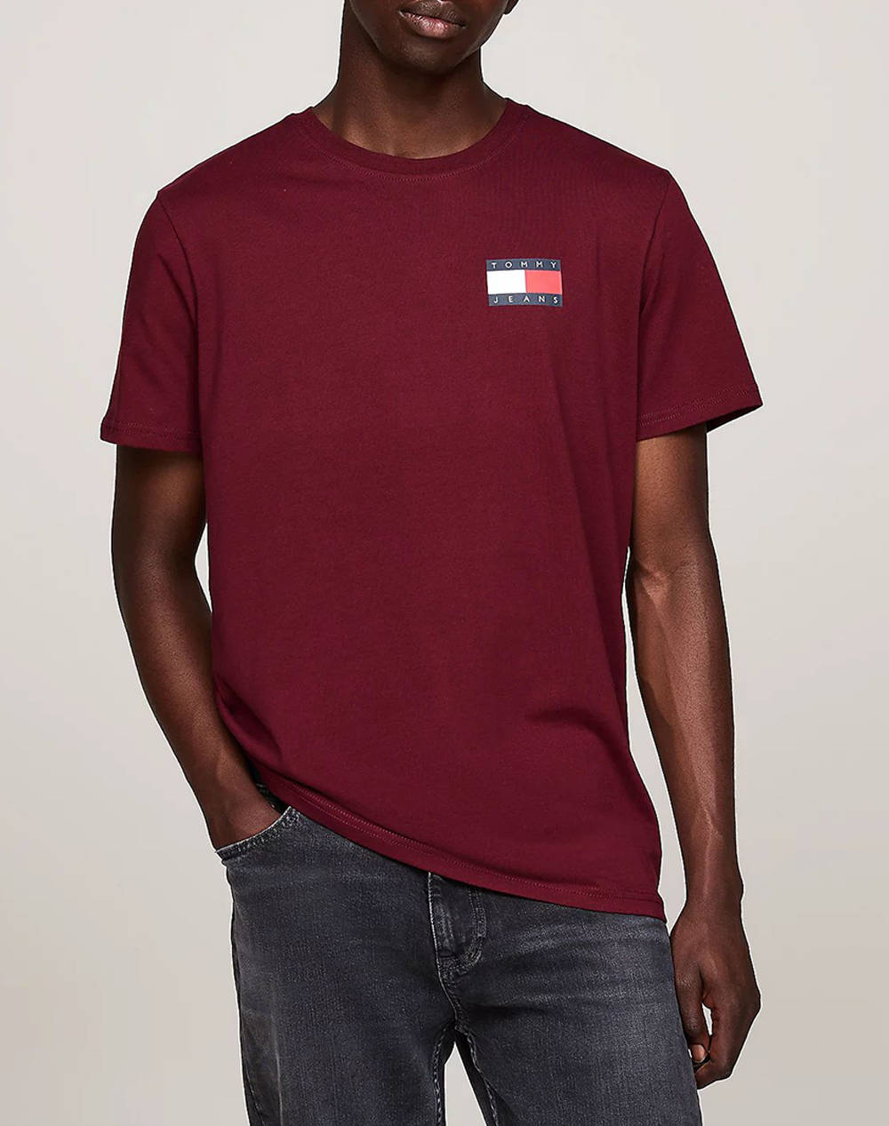 TOMMY JEANS TJM SLIM ESSENTIAL FLAG TEE EXT