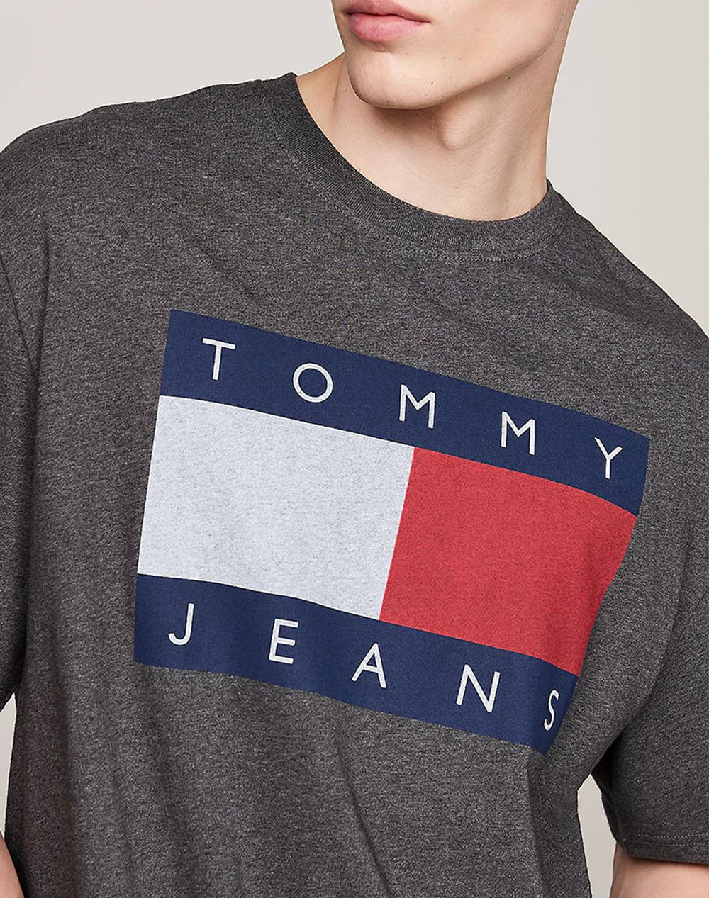 TOMMY JEANS TJM RLX MELANGE FLAG TEE