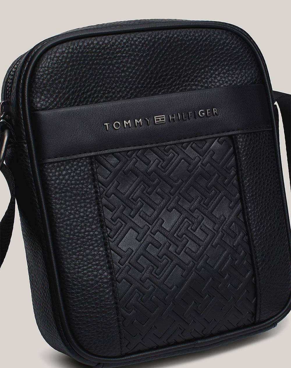 TOMMY HILFIGER TH CENTRAL MONO MINI REPORTER ( Dimensiuni: 18 x 20.5 x 5 cm)