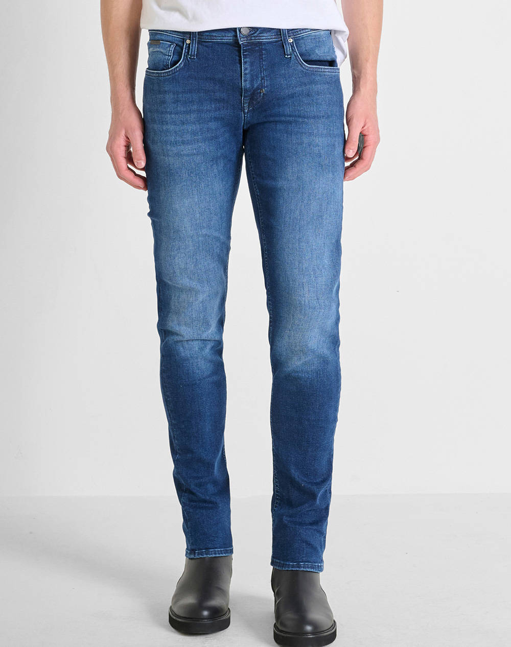 ANTONY MORATO MMDT00241FA7505821W02020 MIN OF 10 JEANS OZZY TAPERED FIT IN BLUE DENIM PANTALONI DE BARBATI