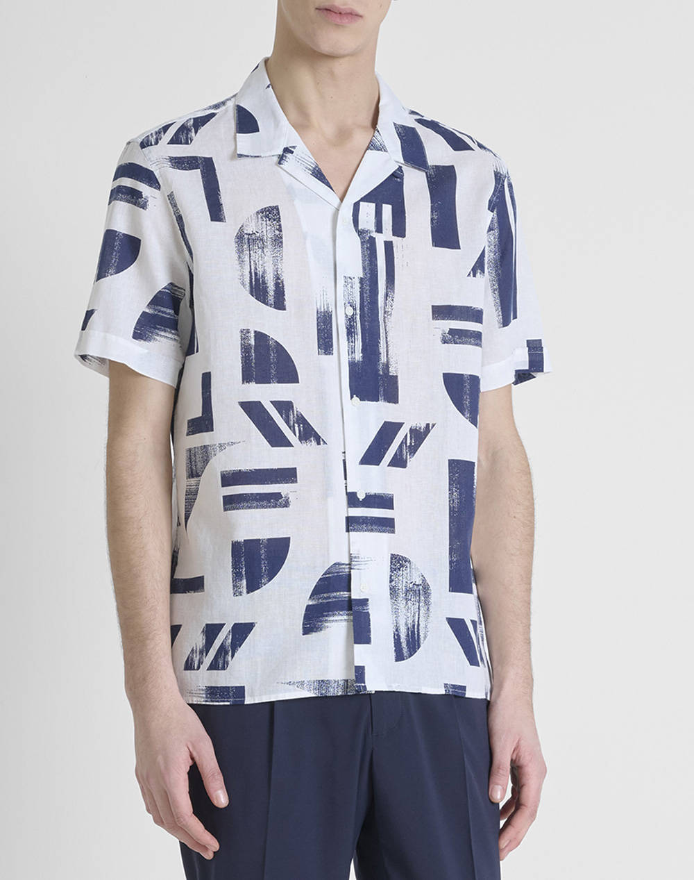 ANTONY MORATO MMSS00171FA430643 MIN OF 6 SHIRT HONOLULU REGULAR STRAIGHT FIT IN PRINTED COTTON LINEN BLEND FABRIC WITH LOGOED METAL BADGE BLUZA DE BAR