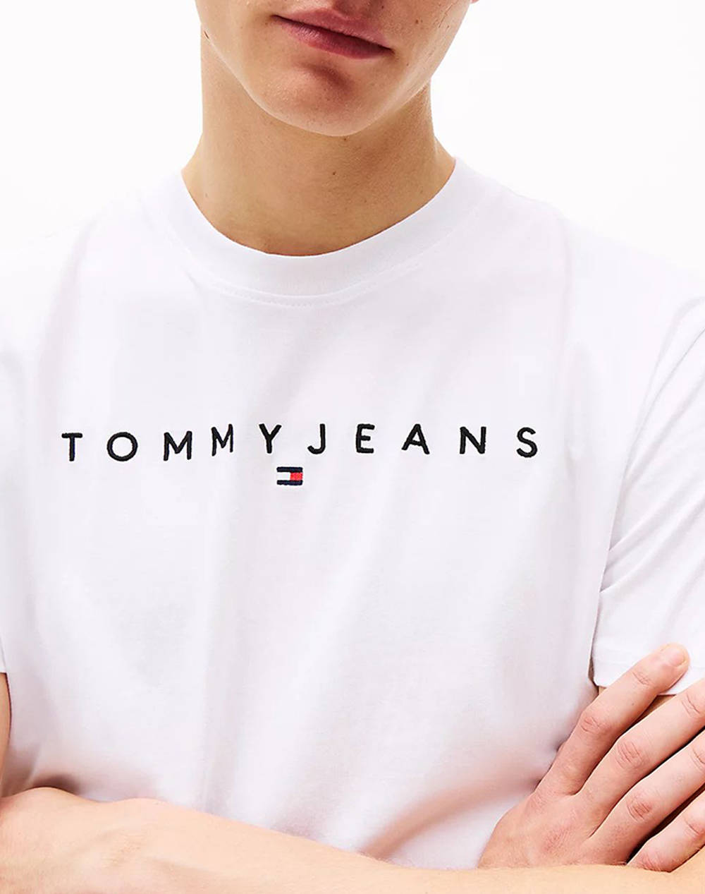 TOMMY JEANS TJM REG LINEAR LOGO TEE EXT