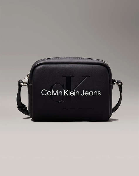 CALVIN KLEIN SCULPTED CAMERA BAG18 MONO (Dimensiuni: 13 x 18 x 7 cm.)