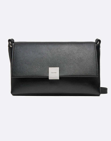 CALVIN KLEIN JEANS CK PLAQUE MEDIUM SHOULDER BAG (Dimensiuni: 27 x 20 x 9cm.)