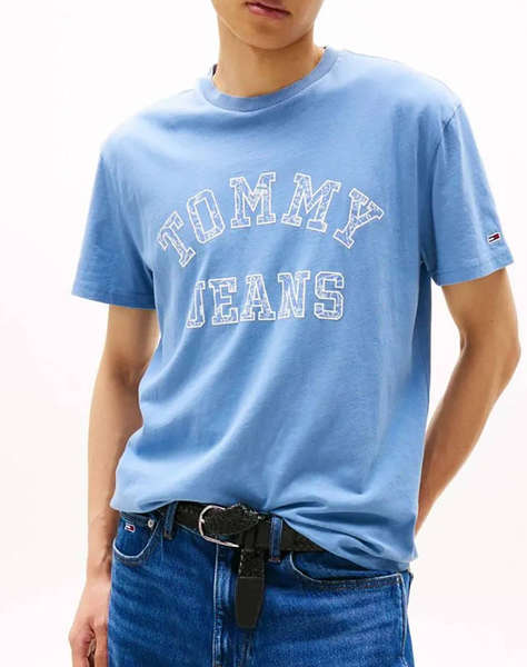 TOMMY JEANS TJM REG PAISLEY COLLEGE TEE EXT