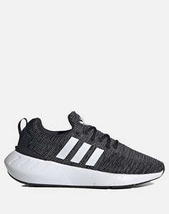 ADIDAS ORIGINAL SNEAKERS SWIFT RUN 22