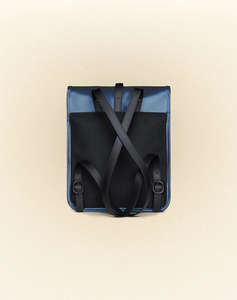 RAINS Backpack Micro W3 (Dimensiuni: 33 x 27.5 x 7.5 cm.)