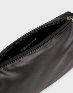 CALVIN KLEIN MICRO MONO CAMERA POUCH24 PU (Dimensiuni: 15.5 x 24 x 9 cm.)