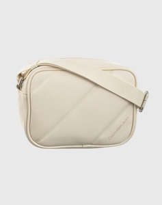 CALVIN KLEIN QUILTED CAMERABAG18 (Dimensiuni: 19 x 12 x 8 cm.)