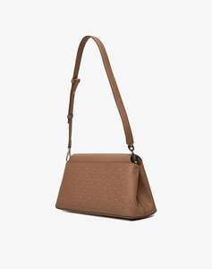 CALVIN KLEIN CK PUSH SHOULDER BAG_EPI MN (Dimensiuni: 15 x 28 x 10 cm.)