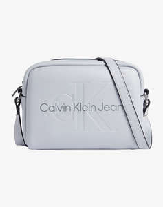 CALVIN KLEIN SCULPTED CAMERA BAG18 MONO (Dimensiuni: 13 x 18 x 7 cm.)