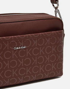 CALVIN KLEIN CK MUST CONV CAMERA BAG_MONO (Dimensiuni: 22 x 15 x 8 cm)