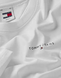 TOMMY JEANS TJM SLIM LINEAR CHEST TEE EXT