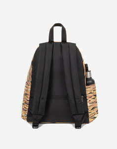 EASTPAK DAY PAKR (Dimensiuni: 40 x 30 x 18 cm.)