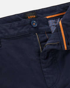 BOSS Chino_tapered 10242156 01