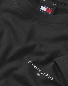 TOMMY JEANS TJM SLIM LINEAR CHEST TEE EXT