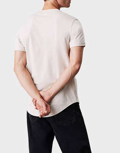 CALVIN KLEIN BADGE ROUND HEM TEE