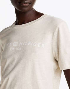 TOMMY HILFIGER REG CORP LOGO C-NK SS