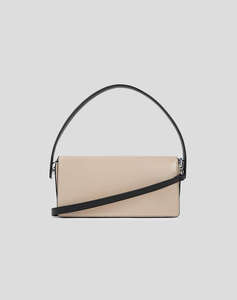 KARL LAGERFELD KLJ ESSENTIAL PU CROSSBODY (Dimensiuni: 26 x 13 x 8cm.)