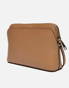 DKNY R42EKE17 BRYANT AVE CROSS BODY HANDBAG DKNY (Dimensiuni: 21 x 14 x 6cm.)