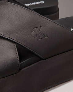 CALVIN KLEIN FLATFORM CROSS MG UC