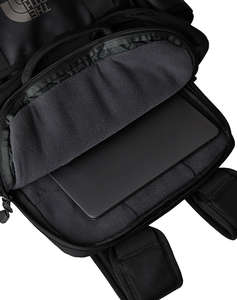 THE NORTH FACE BASE CAMP DAYPACK TNF (Dimensiuni: 31 x 16 x 46cm.)